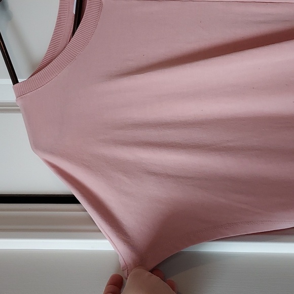 Time & Tru short sleeve with tie at bottom pink xxl - Picture 2 of 10